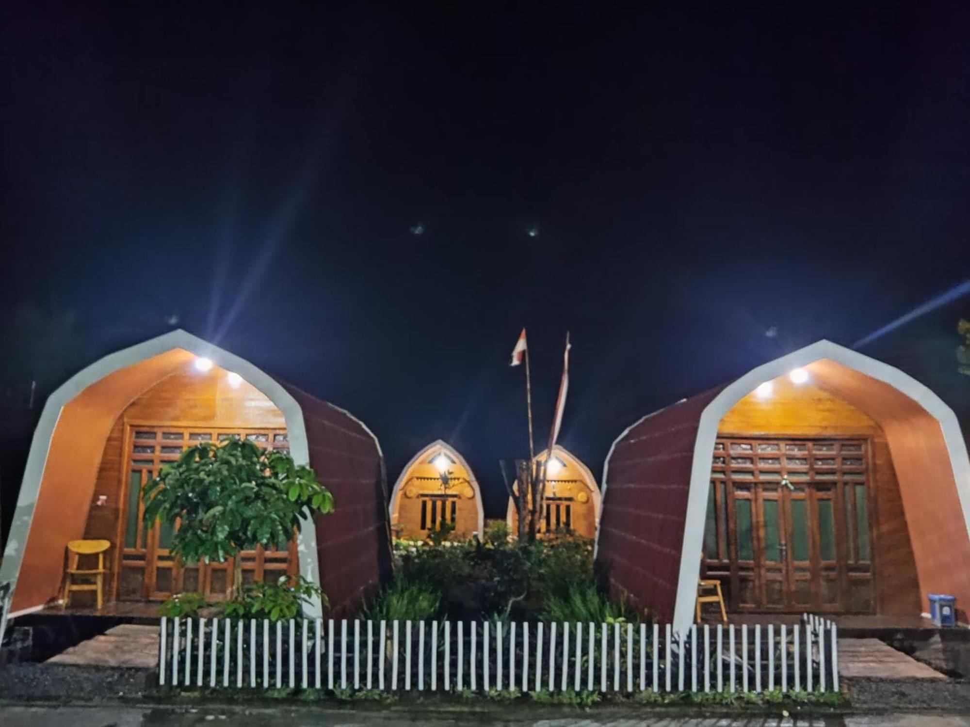 Indah Damai Cottages Sidomukti Экстерьер фото