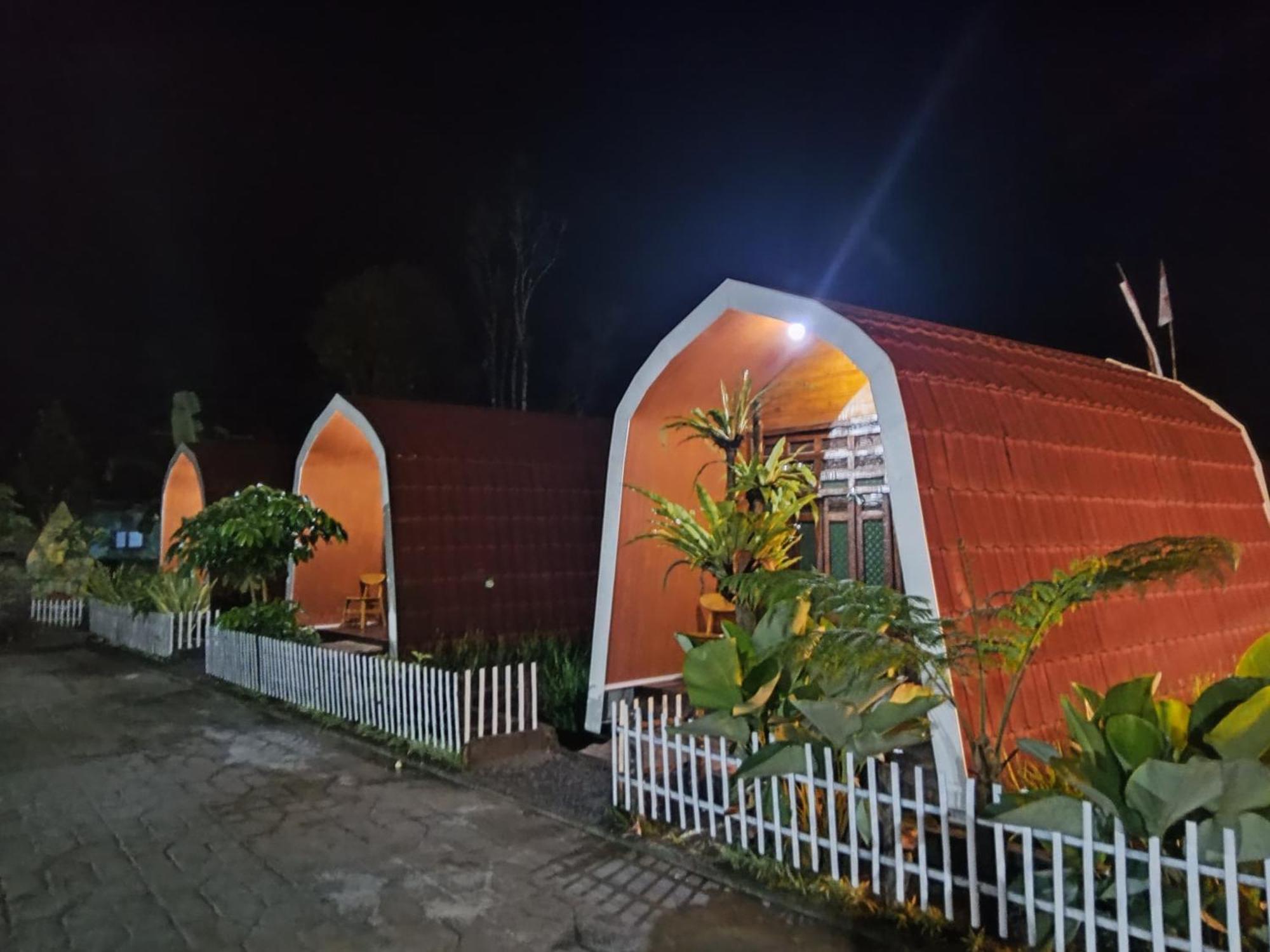 Indah Damai Cottages Sidomukti Экстерьер фото
